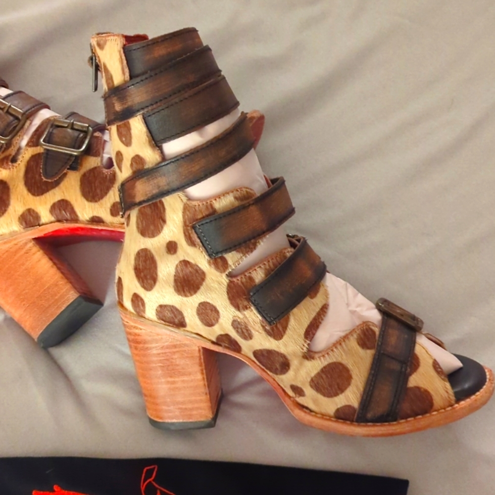 Freebird Bond Leopard Size 8 Shoes